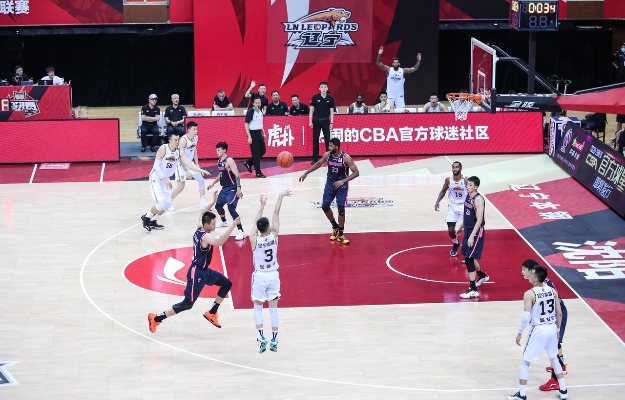 今日焦点，CCTV5现场直播CBA，篮球激情点燃全国观众热情