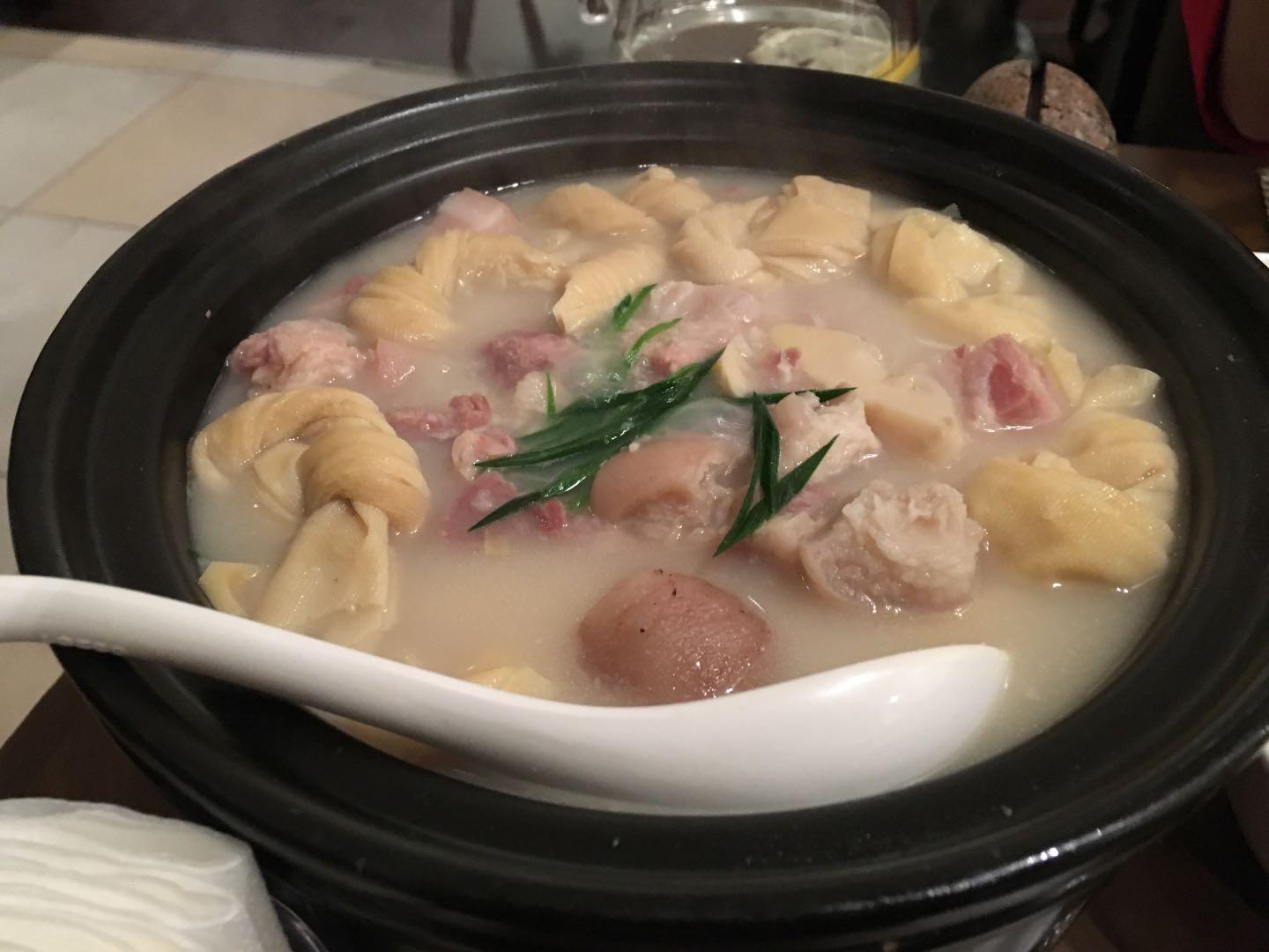 探秘香港马会开结果直播现场，速度与激情的完美融合