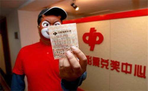 回顾2013，双色球第49期开奖揭秘与彩民心路历程双色球2012年126期开奖结果